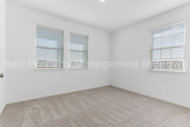 Building Photo - 3700 Pelican Rst Wy