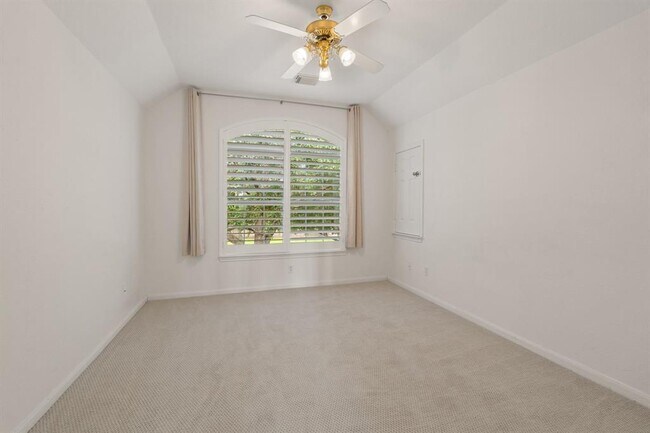 Building Photo - 5011 Tapestry Ln