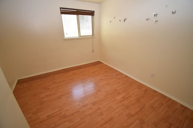 Building Photo - 4279-4279 S 1350 E
