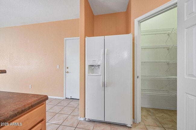 Building Photo - 2621 E Waterview Ct