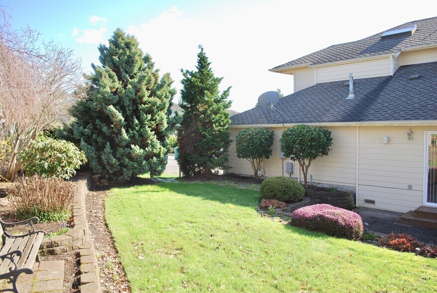 Building Photo - Beautiful views at this Marysville home