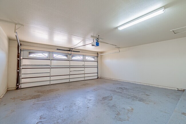 Building Photo - 2650 S Los Amigos Dr