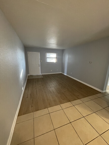 Building Photo - Westways