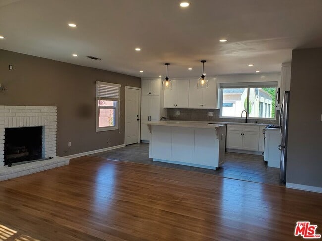 Building Photo - 11286 Hayter Ave