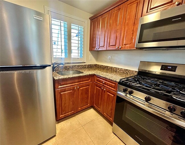 Building Photo - 14500 SW 88th Ave
