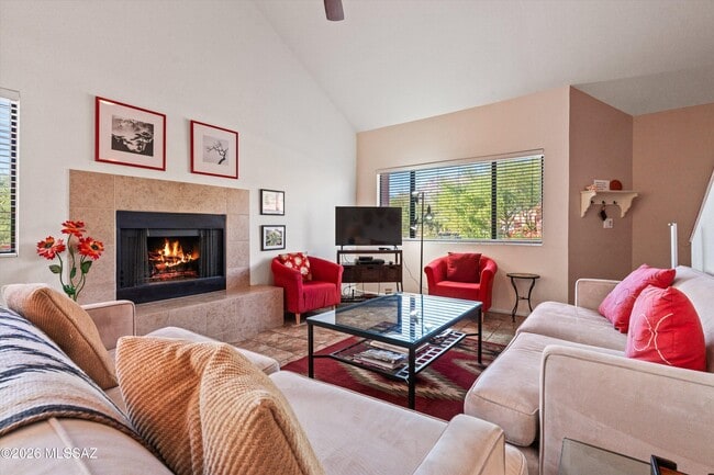 Building Photo - 5051 N Sabino Canyon Rd