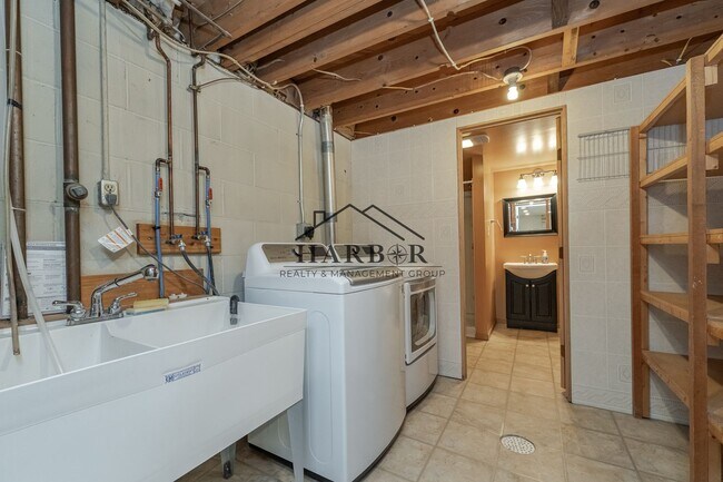 Building Photo - Single Family Home - Coming Soon!
