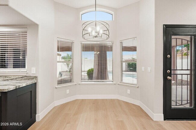 Building Photo - 9941 W Tonopah Dr