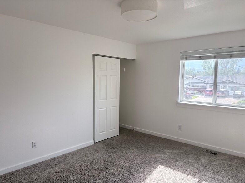 Building Photo - 420 S Fenton St