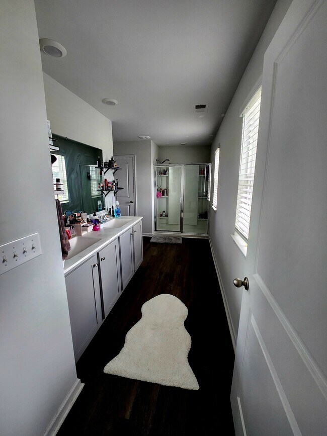 Building Photo - 413 Tributary Cir