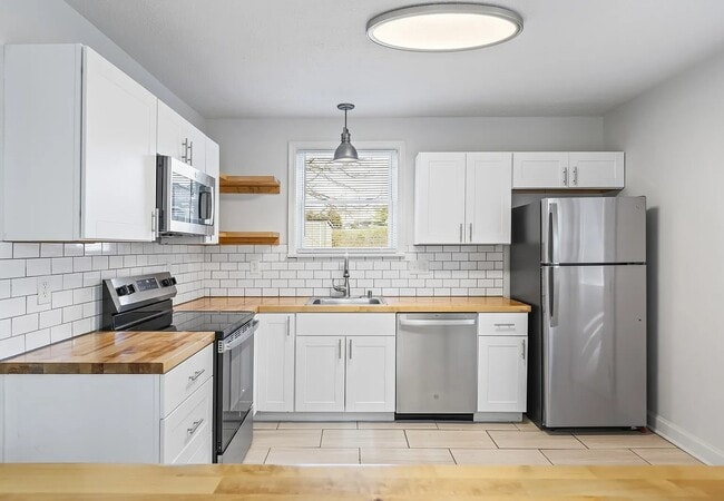 Building Photo - 1215 Emmett Ave