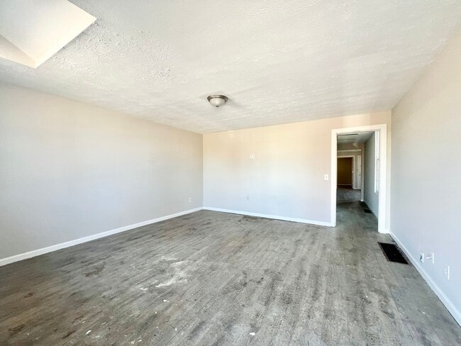 Building Photo - 2616 Duncan St