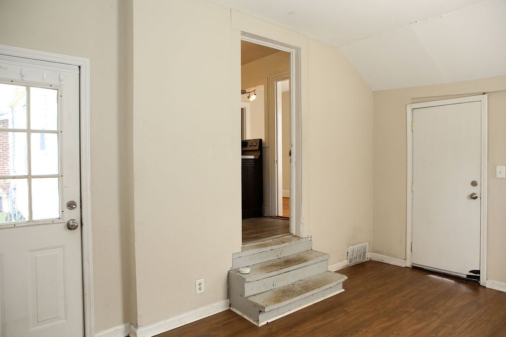 Building Photo - 2214 Walker Ave