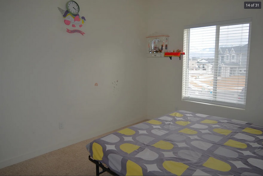 Building Photo - 9337 N Tampa Dr