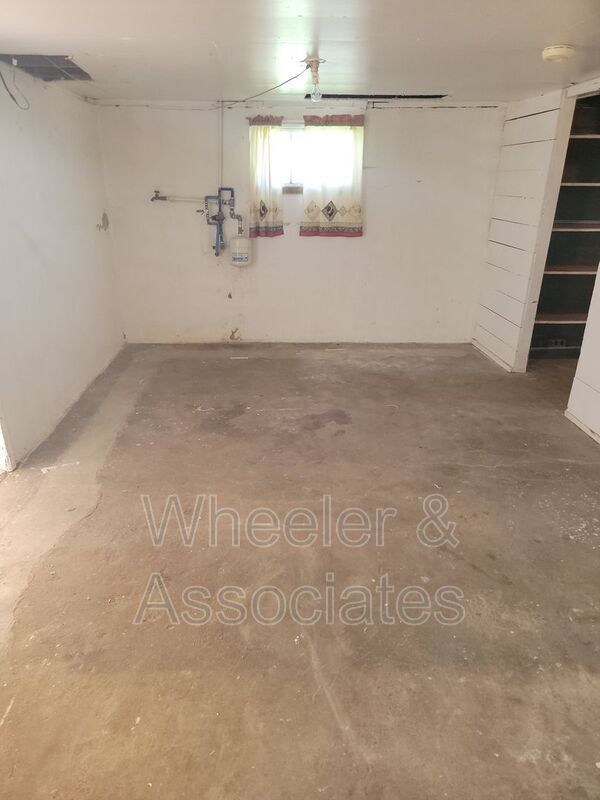 Building Photo - 787 N 1500 W