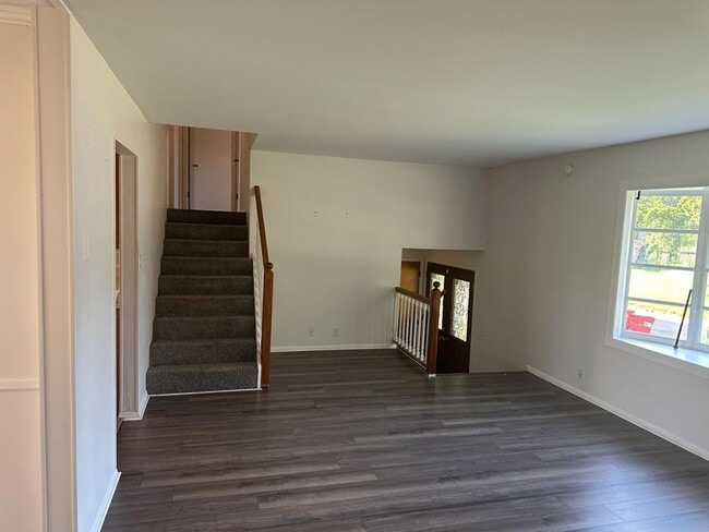 Building Photo - 4305 E Maple Manor Pkwy