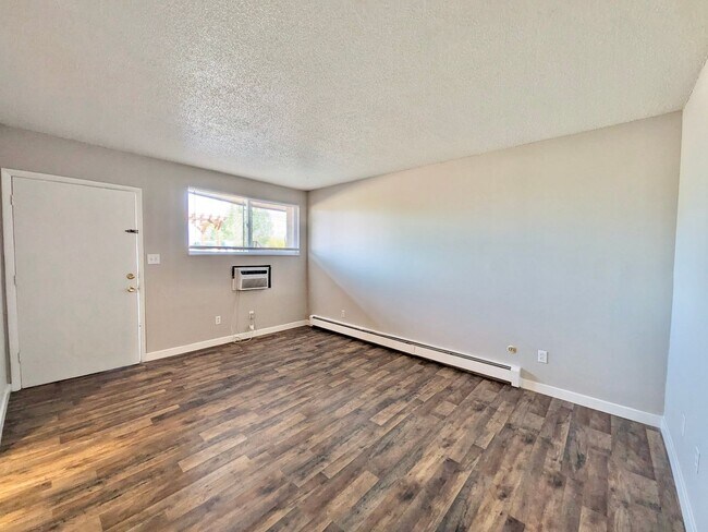 Interior Photo - Landmark Apartments