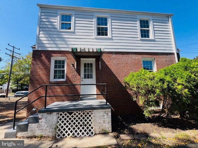 Building Photo - 621 N Kensington St