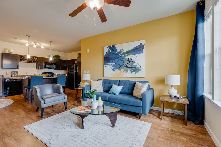 Primary Photo - The Vista at South Broadway