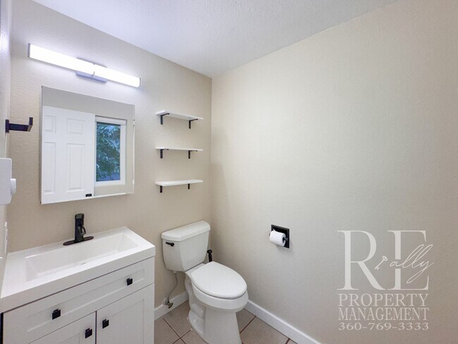 Building Photo - 8240 NE Seawind Ave