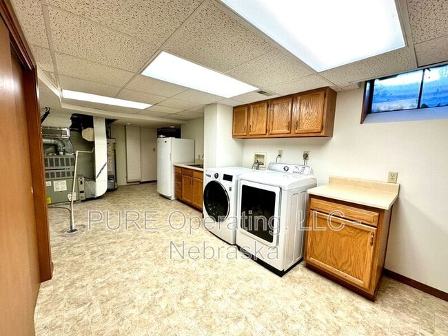 Building Photo - 1024 N 74th Ave