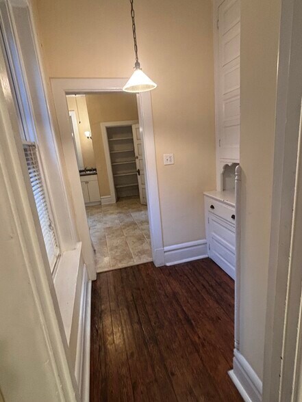 Butlers pantry - 1217 Resaca Pl