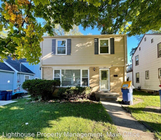 Primary Photo - 4 br, 1.5 bath House - 1325 Dickinson St SE