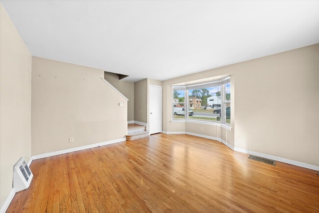 Building Photo - 1380 Wentworth Ave