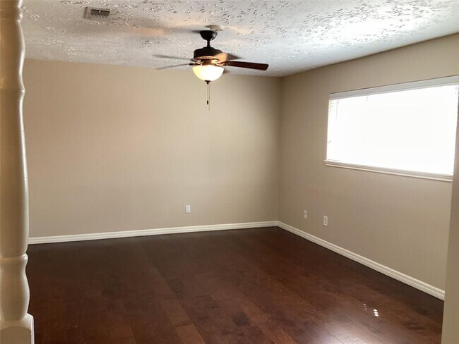 Building Photo - 2031 Millhouse Rd