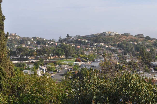 Building Photo - La Mesa Detached 4Br/2BA located in Academ...