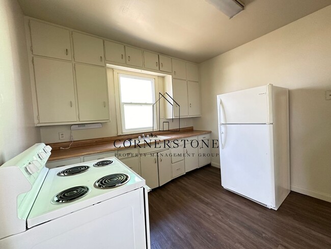 Building Photo - 1425 4th Ave N