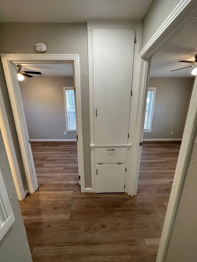 Building Photo - 1909 Pecos St