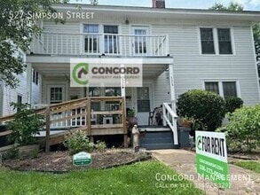 Building Photo - 527 Simpson St