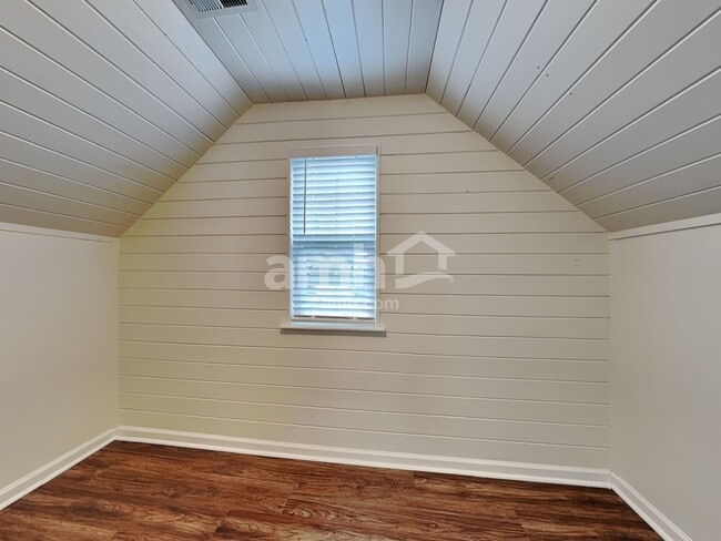 Building Photo - 488 Lincolnwood Ln