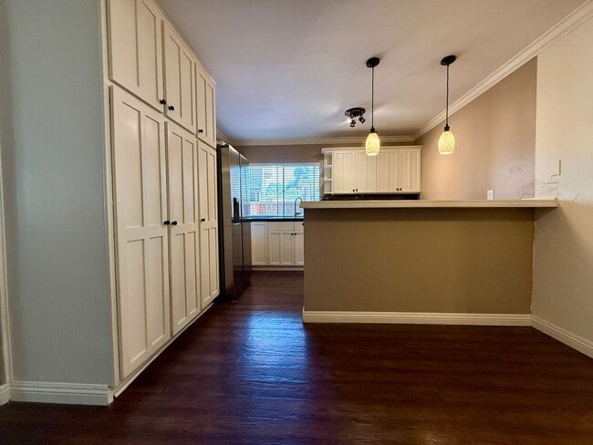 Building Photo - Spacious 3 Bedroom Townhome in Mission Valley! Two Private Patios! Two Assigned Parking Spaces! I...