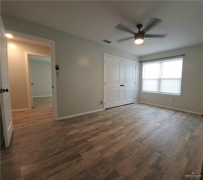 Building Photo - 25 S 15th Ave