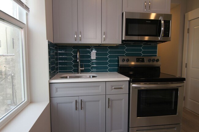 Building Photo - 3945 Baring St