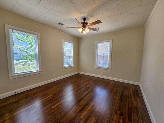 Building Photo - Cute 3 Bedroom Brick home in Shawnee