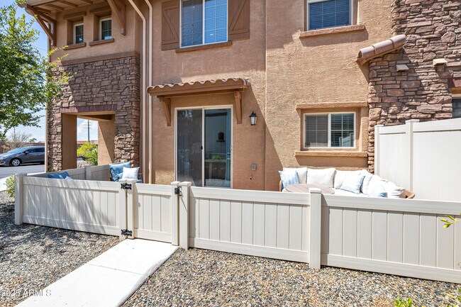 Building Photo - 4100 S Pinelake Way