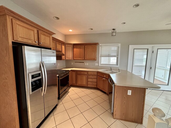 Building Photo - 4-bedroom, 2.5 bathroom unfurnished home in Saint Joseph