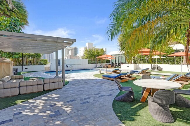 Building Photo - 1220 17th St