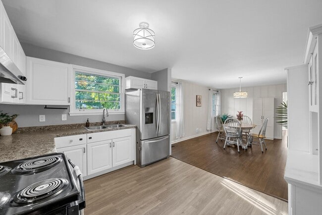 Building Photo - 102 Preston Dr