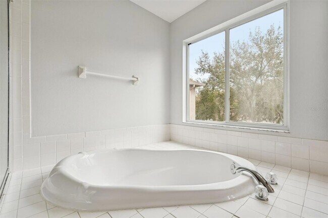 Building Photo - 18154 Sandy Pointe Dr