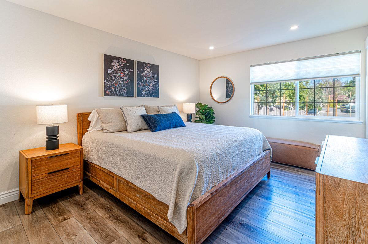 Building Photo - 208 Vista Ct