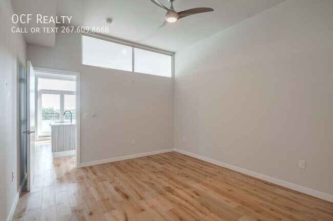 Building Photo - 412 S 13th St