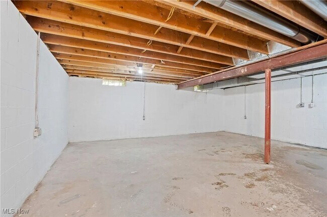 Building Photo - 3 BD/ 1.5BA Home for Rent- Cleveland- FIRST MONTH RENT 1/2 OFF!