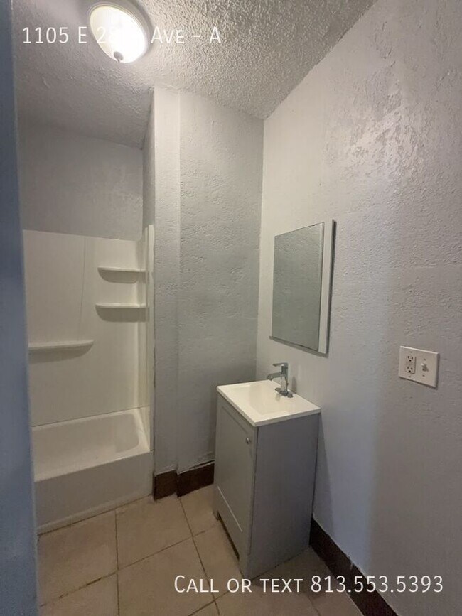 Building Photo - 1105 E 28th Ave