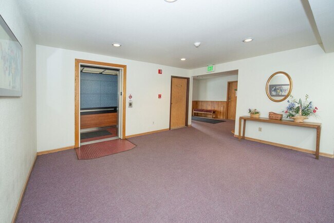 Building Photo - 3550 W Dimond Blvd