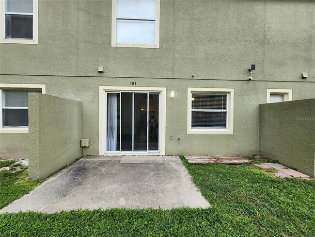 Building Photo - 701 Cresting Oak Cir