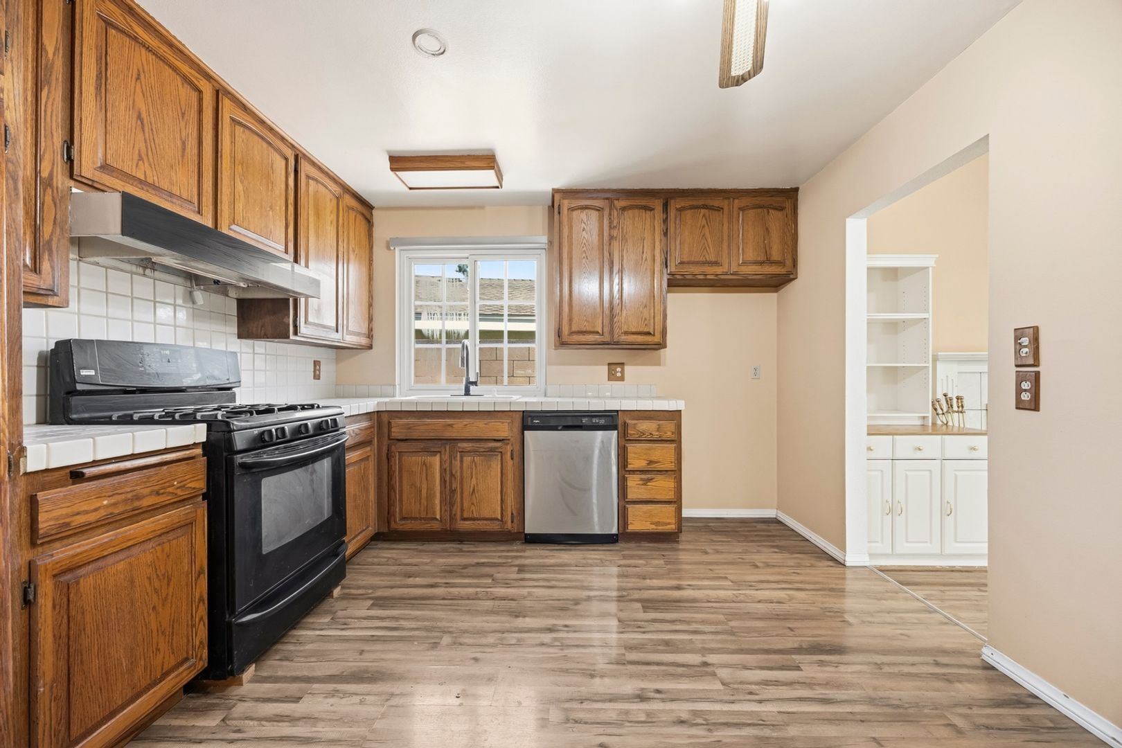 Building Photo - 2958 Rosette Ave